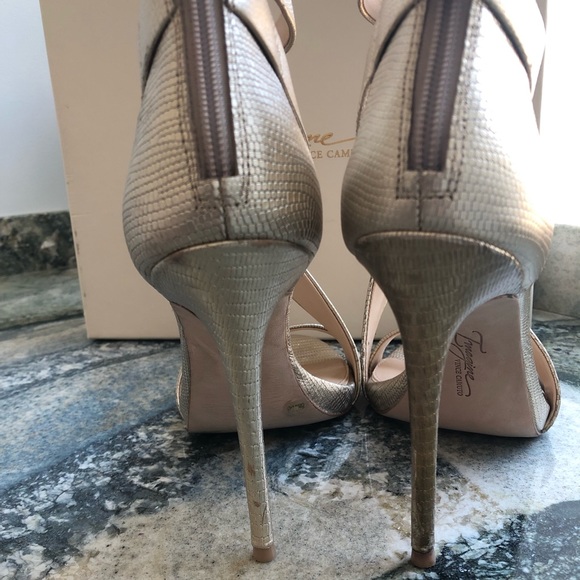 Vince Camuto Strappy Sandal Stiletto Heel Gold - Picture 7 of 8